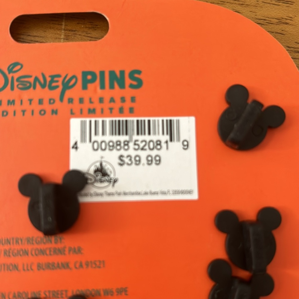 PLUTO'S PUMPKIN PURSUIT 2024
5 PIN SET: PLUTO, STITCH, GOOFY, MICKEY & MINNIE - Picture 8 of 8